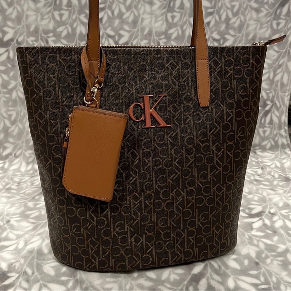 L cK Purse